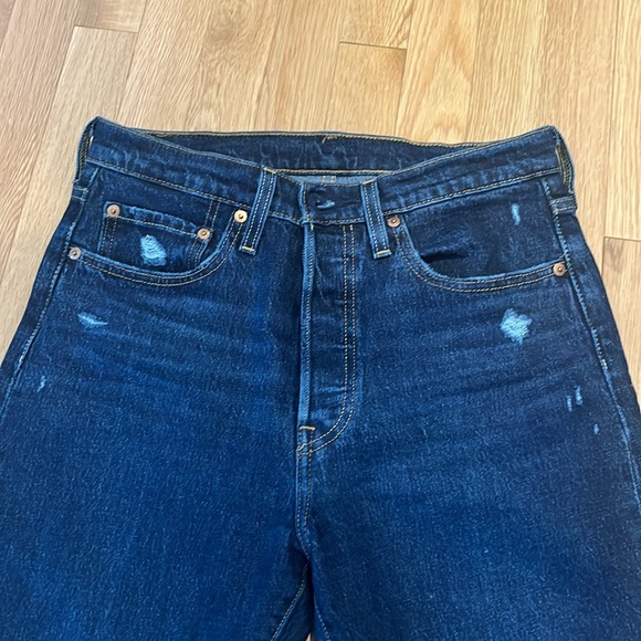 EUC Levi’s 501 skinny jeans - Picture 3 of 14